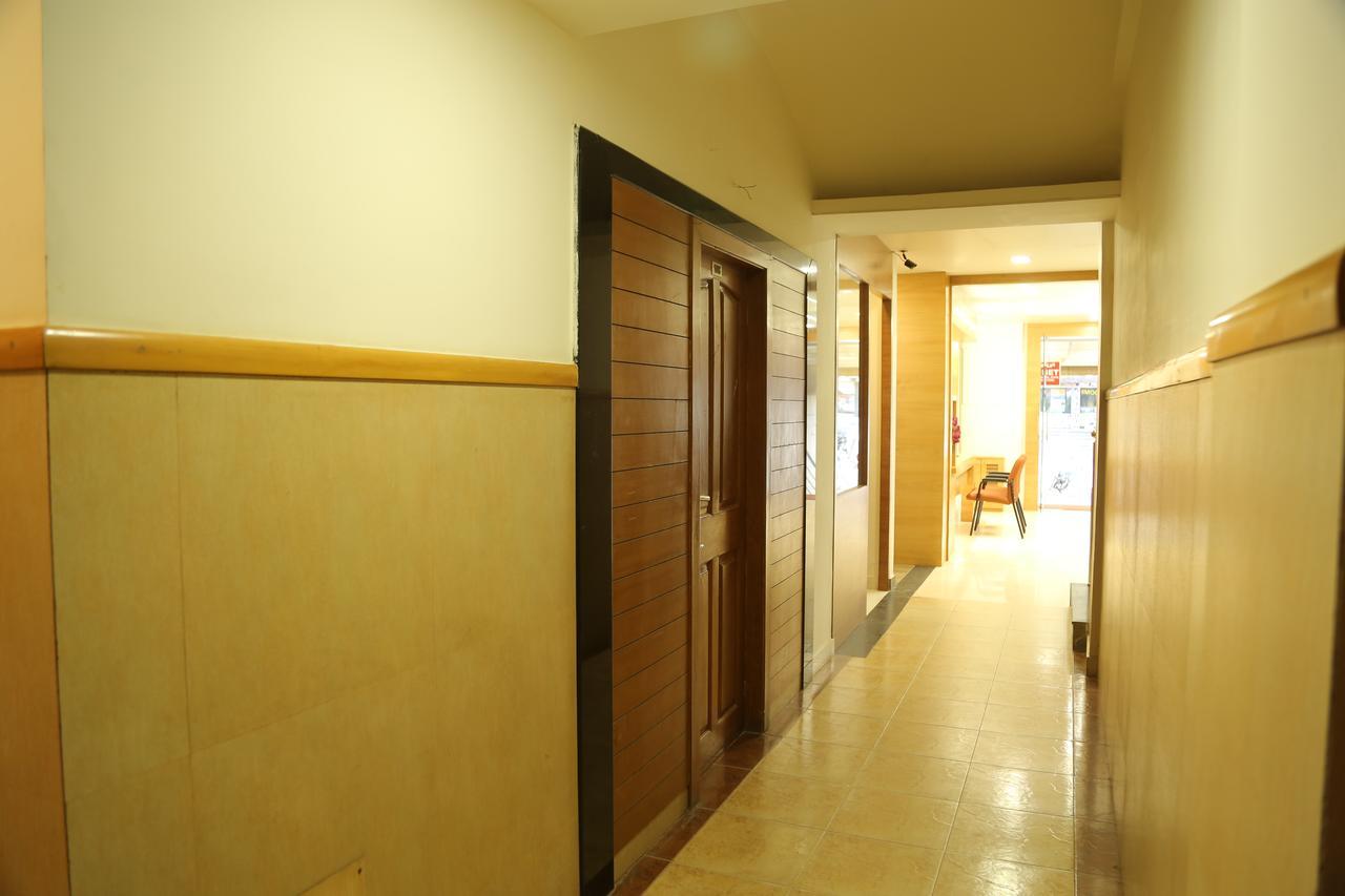 Hotel Shivananda ฮอสเปต ภายนอก รูปภาพ